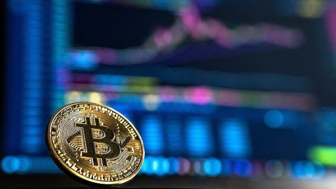 Bitcoin se disparó 8% y avanza a poner fin a racha de 5 días de pérdidas