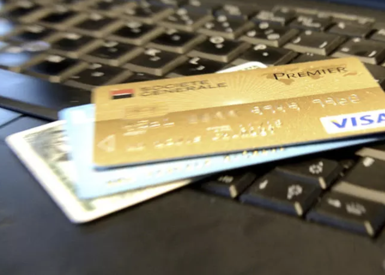Siete pasos para proteger su identidad en línea en la era del comercio electrónico